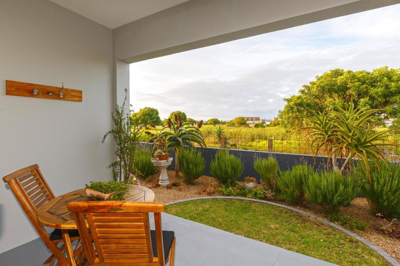Le Mahi Guest House Langebaan Exterior foto